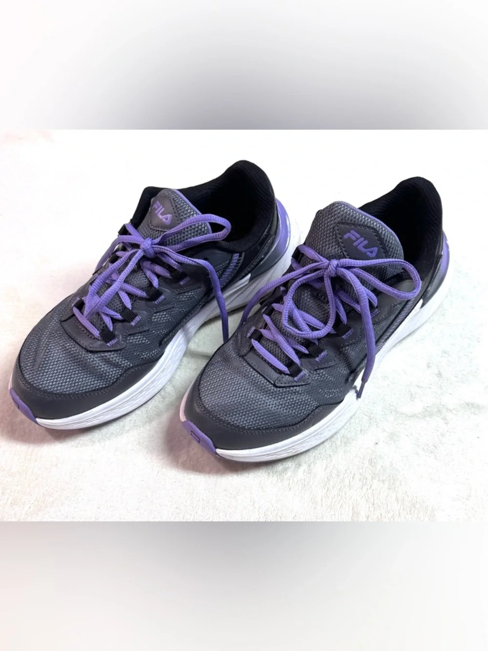 FILA Athletic Women's Gray & Purple Running Sneakers Size 8 - Picture 3 of 6